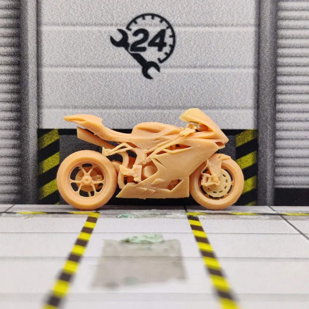 1/64 1/43 Scale Model Resin Motorcycle 2016 Augusta F4RR  Uncolored Miniature Diorama Hand-painted T212