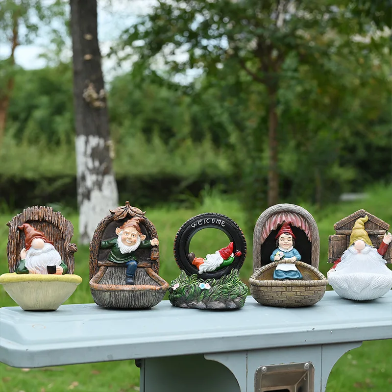 Outdoor goblin dwarf resin bird feeder, white bearded elderly courtyard decoration ornament home garden decoration bird feeder