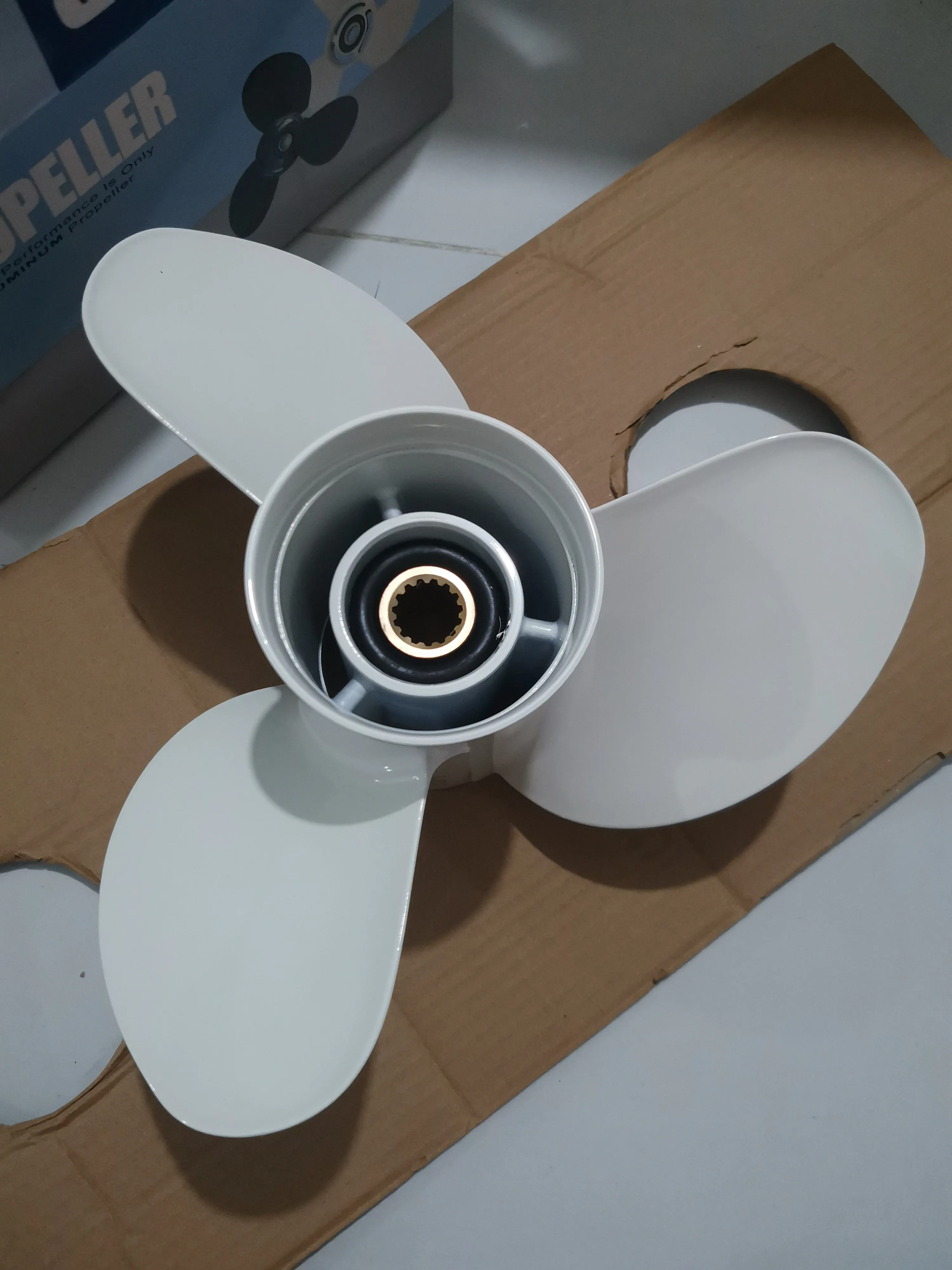 

Aluminum propeller for Yamaha Tohatsu 4 stroke 115-140hp or Mercury 4 stroke 90-140hp outboard motors 13X19