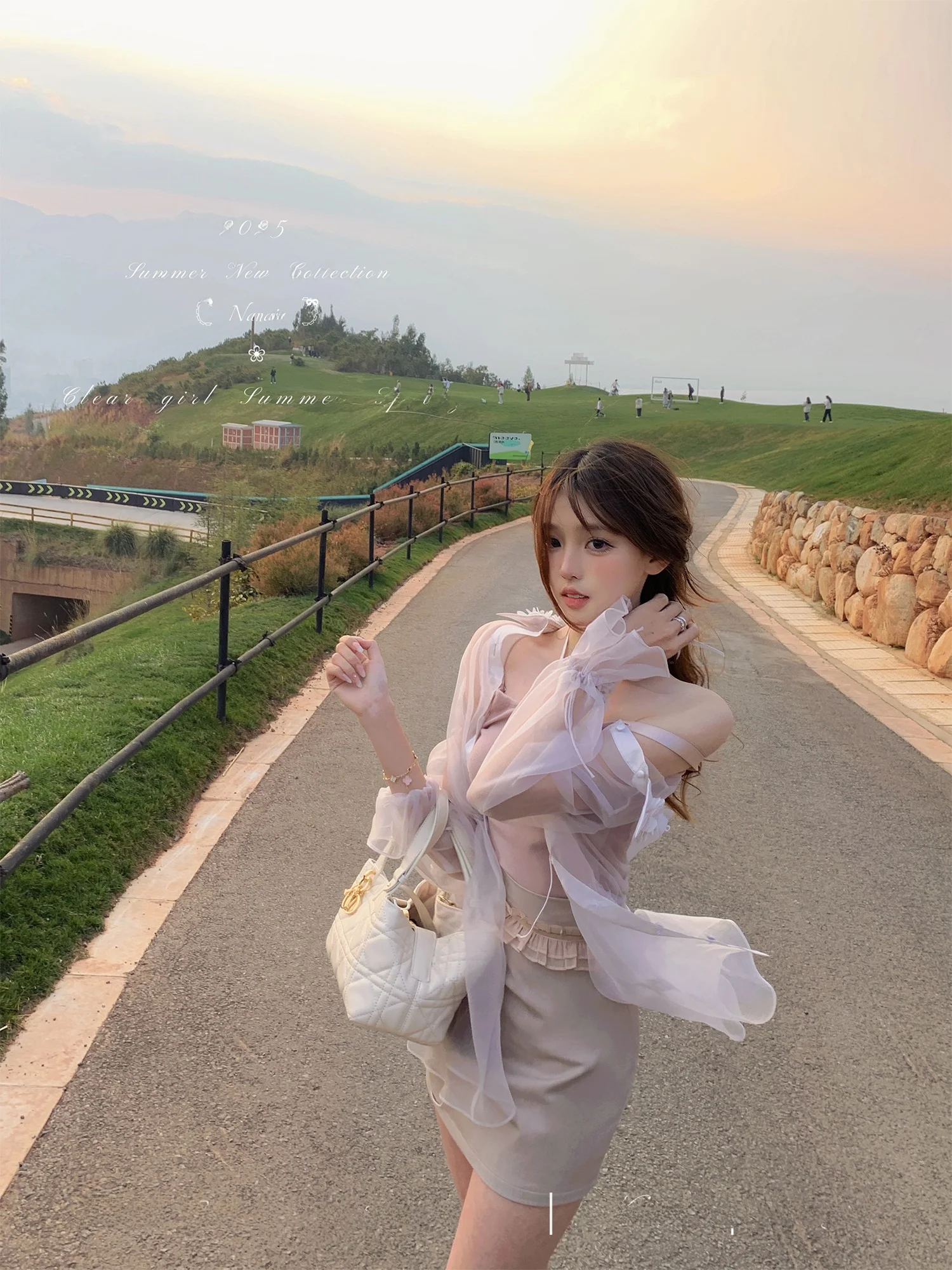 

Корейская блузка из полиэстеровой смеси светло-фиолетового цвета с муслиновым жилетом, многофункциональная, глянцевая, с эффектом многослойности, для повседневной носки