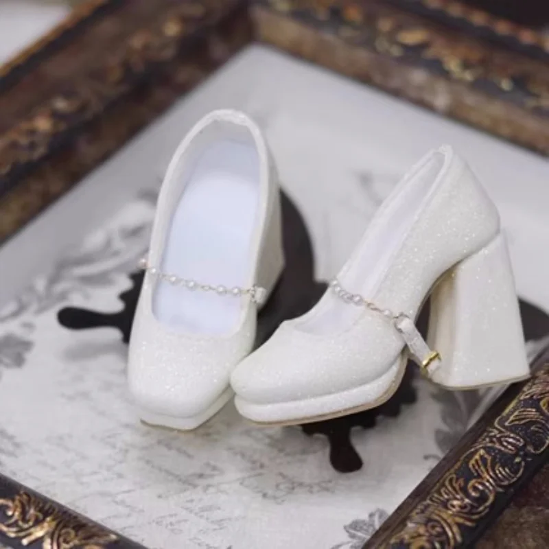 

BJD Doll Shoes In Stock Single Chain Square Toe Thick High Heels Pearl-tied Shiny Toys White Girls Elegant 1/3 Doll Accessories
