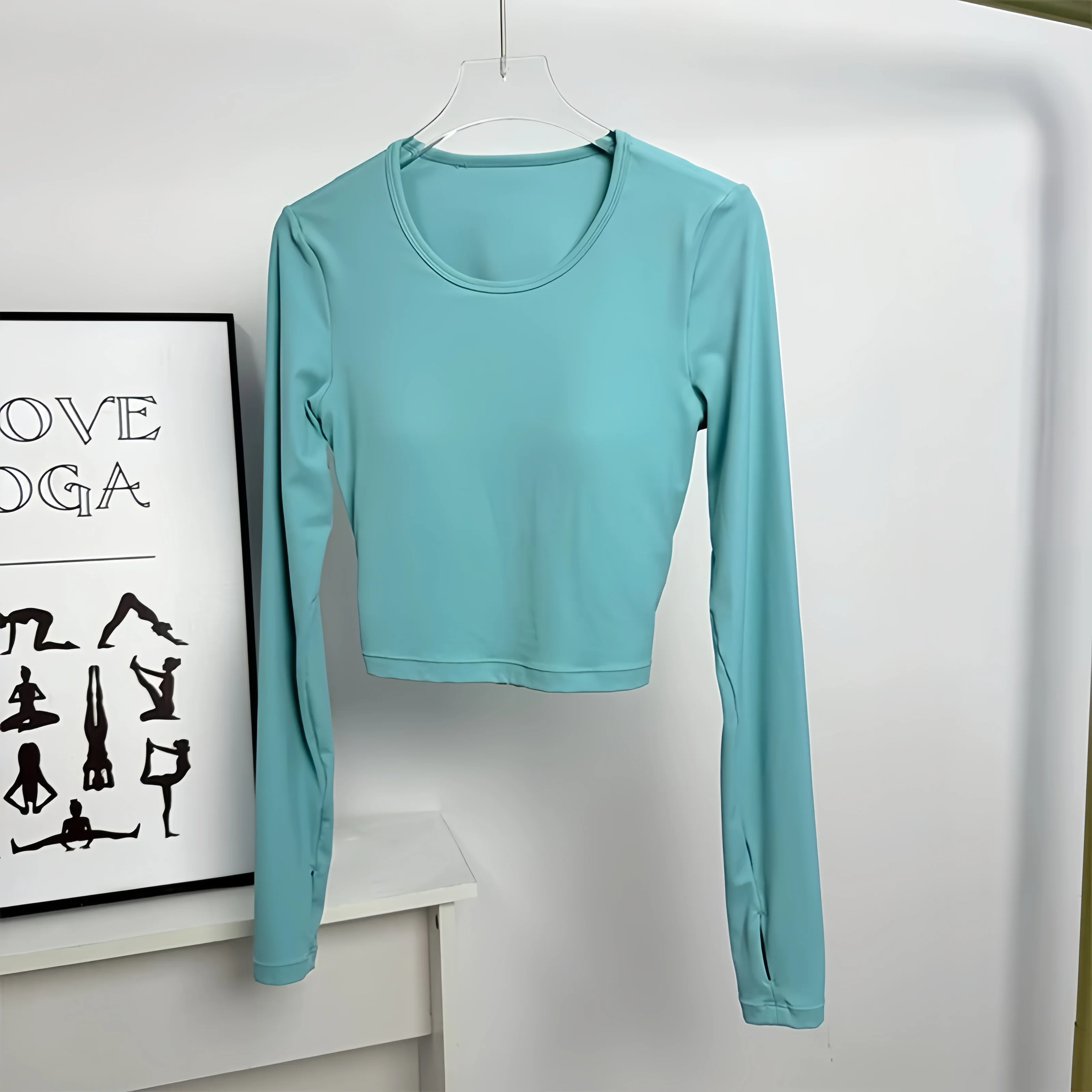 Rückenfreies, ausgeschnittenes, sexy Yoga-Sport-Langarmshirt mit Brustpolstern, Damen-Trainingsoberteil, schlankmachende Fitnesskleidung – Detail 17