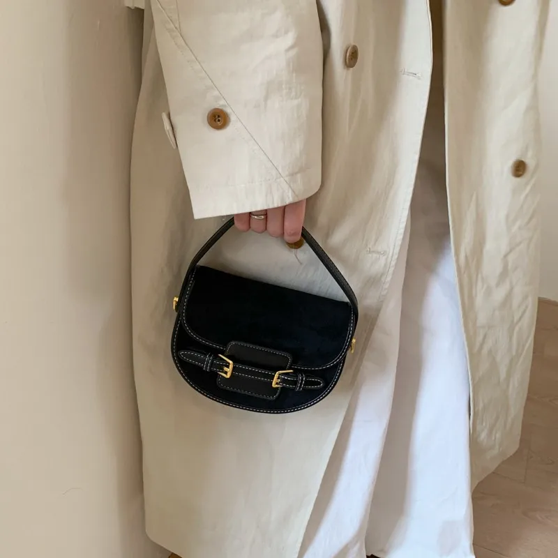 

Элегантная кожаная классическая дизайнерская сумка для повседневного использования, большая вместимость, лучший выбор для женщин, простая и стильная.