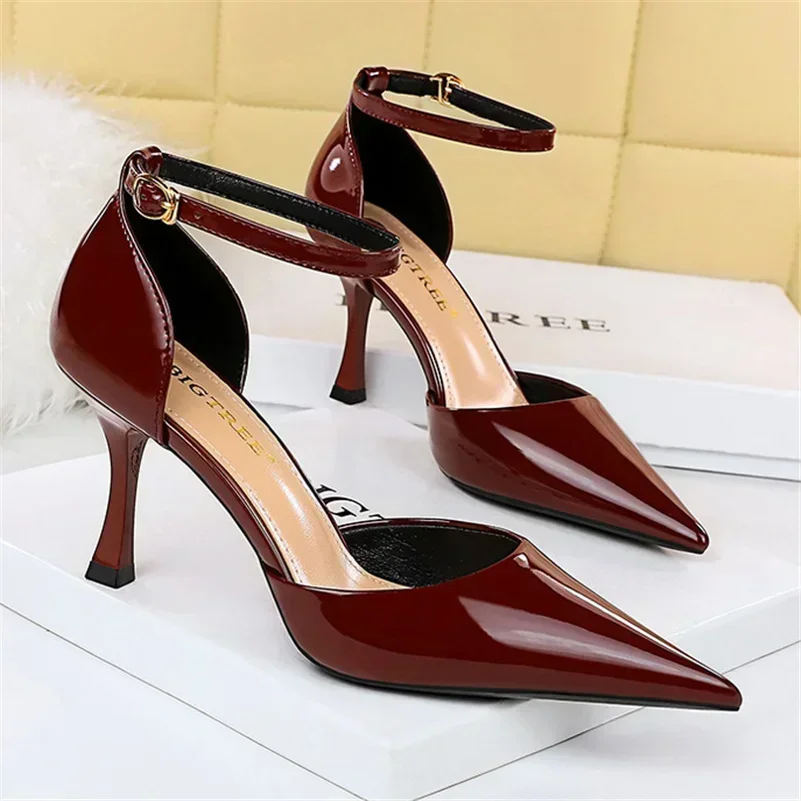 2024 Women 8cm High Heels Party Prom Ankle Strap Sandles Lady Wine Red Nude Mid Heels Daily Glossy Patent Leather Summer Sandals