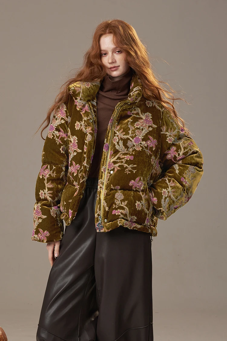 ELFSACK 2025 Women's Winter Down Jacket, Retro Floral Embroidery Stand Collar Puffer Coat, Romantic Thick Warm Padded Top