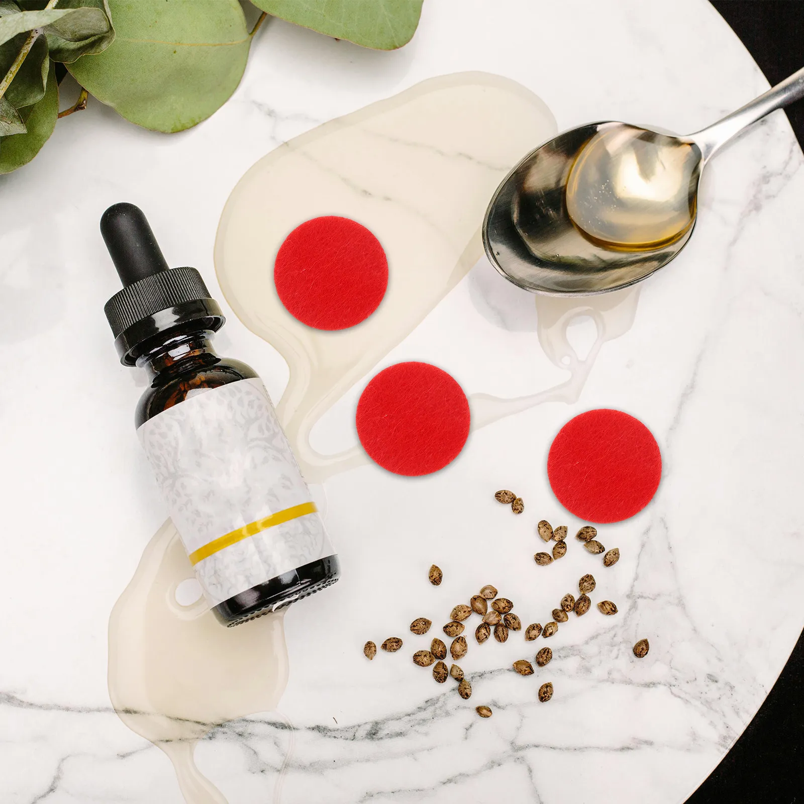 

100Pcs Aroma Diffuser Pads Cotton Essential Oil Absorbent Mini Round Refill Pads for Necklace Locket Aromatherapy Accessories