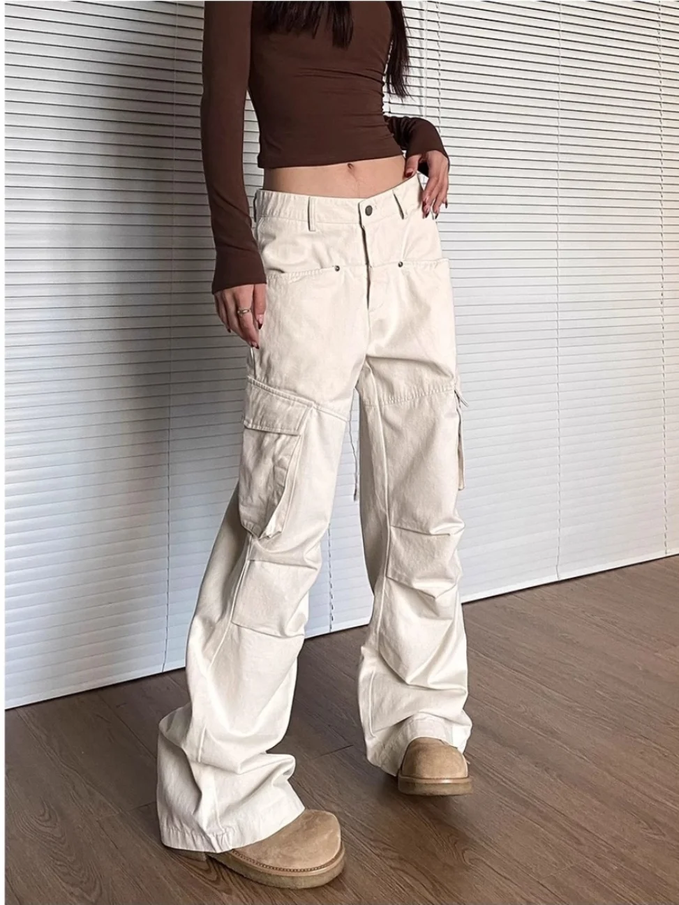 

American Retro Khaki Work Trousers with Many Pockets for Men And Women Loose Straight Leg Pants for Autumn Street Style