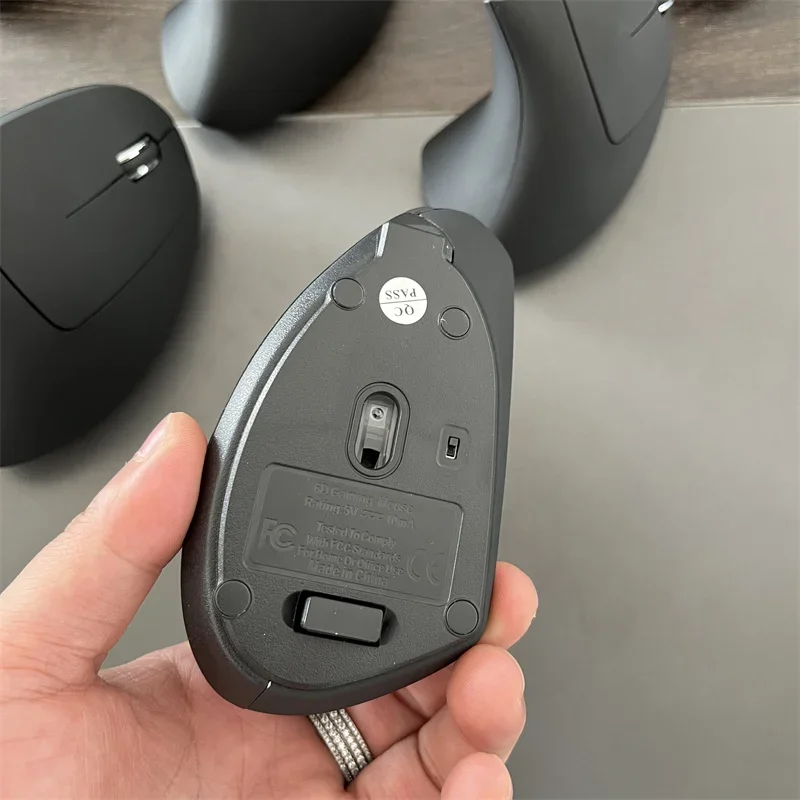 Computer 2.4GHz Wireless/Wired Mouse Customized Stereo Lightweight 4 Keys Photoelectric Working for Computer Gaming Office Mouse