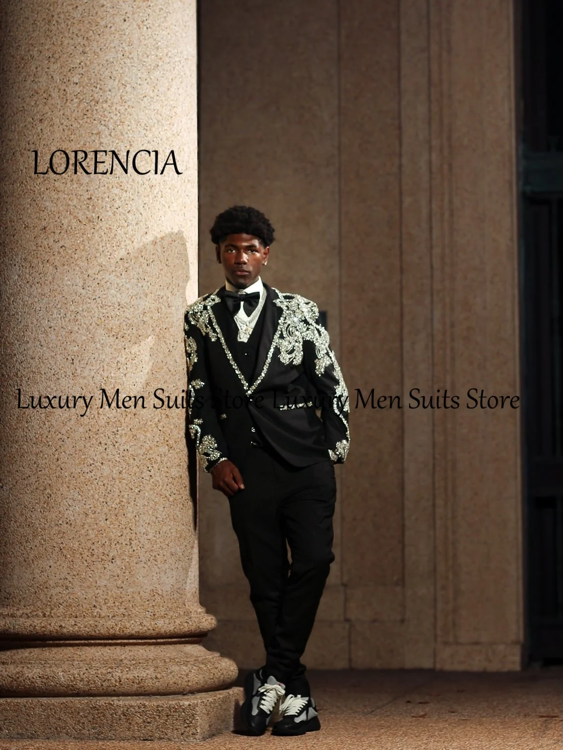 

Luxury Men's Suit 3 Pieces Full Rhinestone Peak Lapel Wedding Groom Tuxedo For Evening Party Customized Terno Masculino Completo