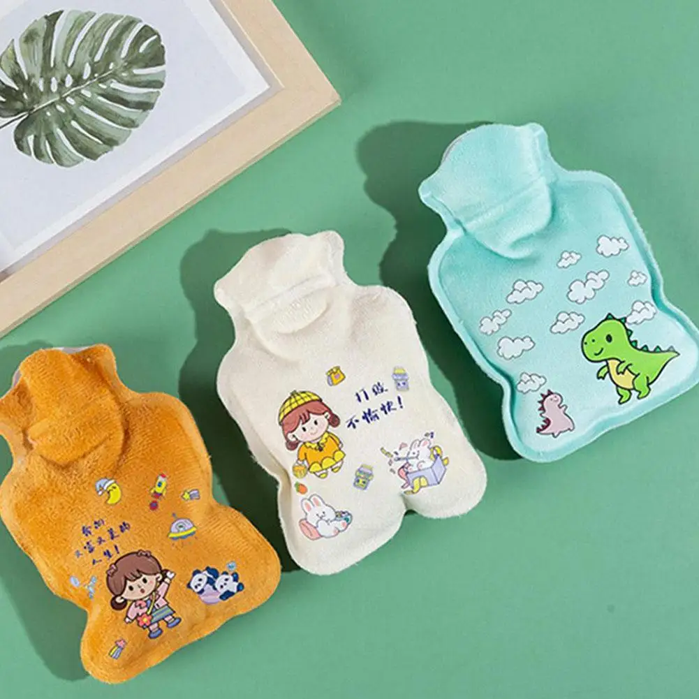 Random Cute Water Injection Hot Water Bag Cartoon PVC Hand Warmer Treasure Mini Water Injection Hot Water Bag Home Accessories