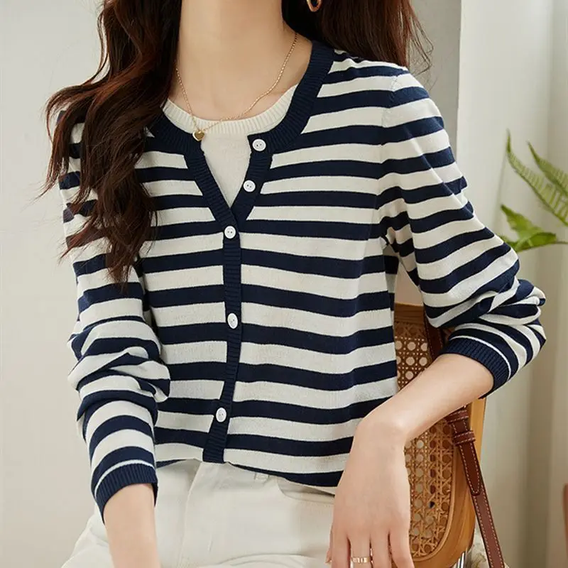 2023 Spring and Autumn Women's Striped Crew Neck Long Sleeves Single Treated Loose Knitted Cardigan Fashion Casual Korean Tops