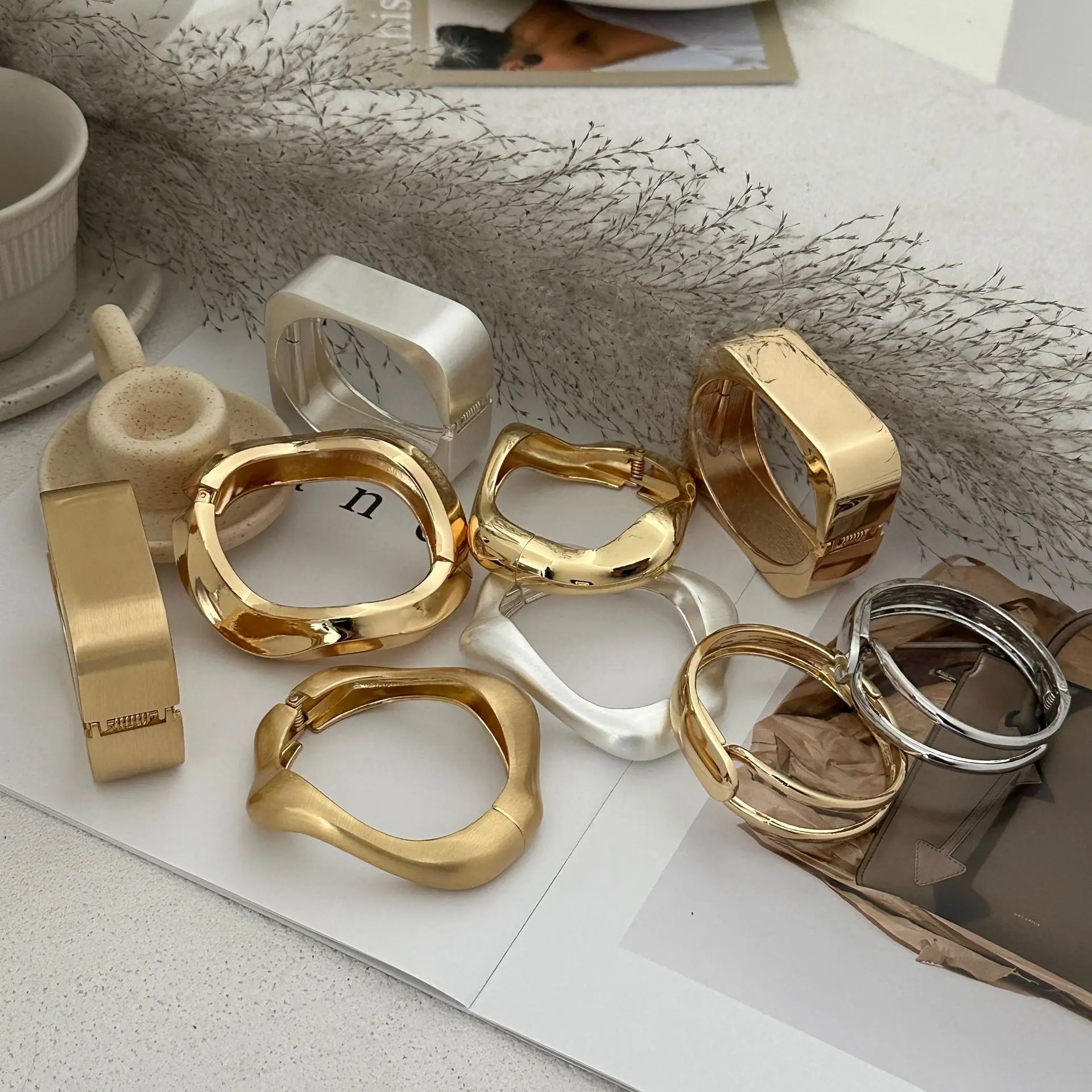 KMVEXO Luxury Vintage Hip Hop Metal Cuff Bangles Punk Gold Silver Color Geometric Spring Bangles For Women Bracelet Men Jewelry