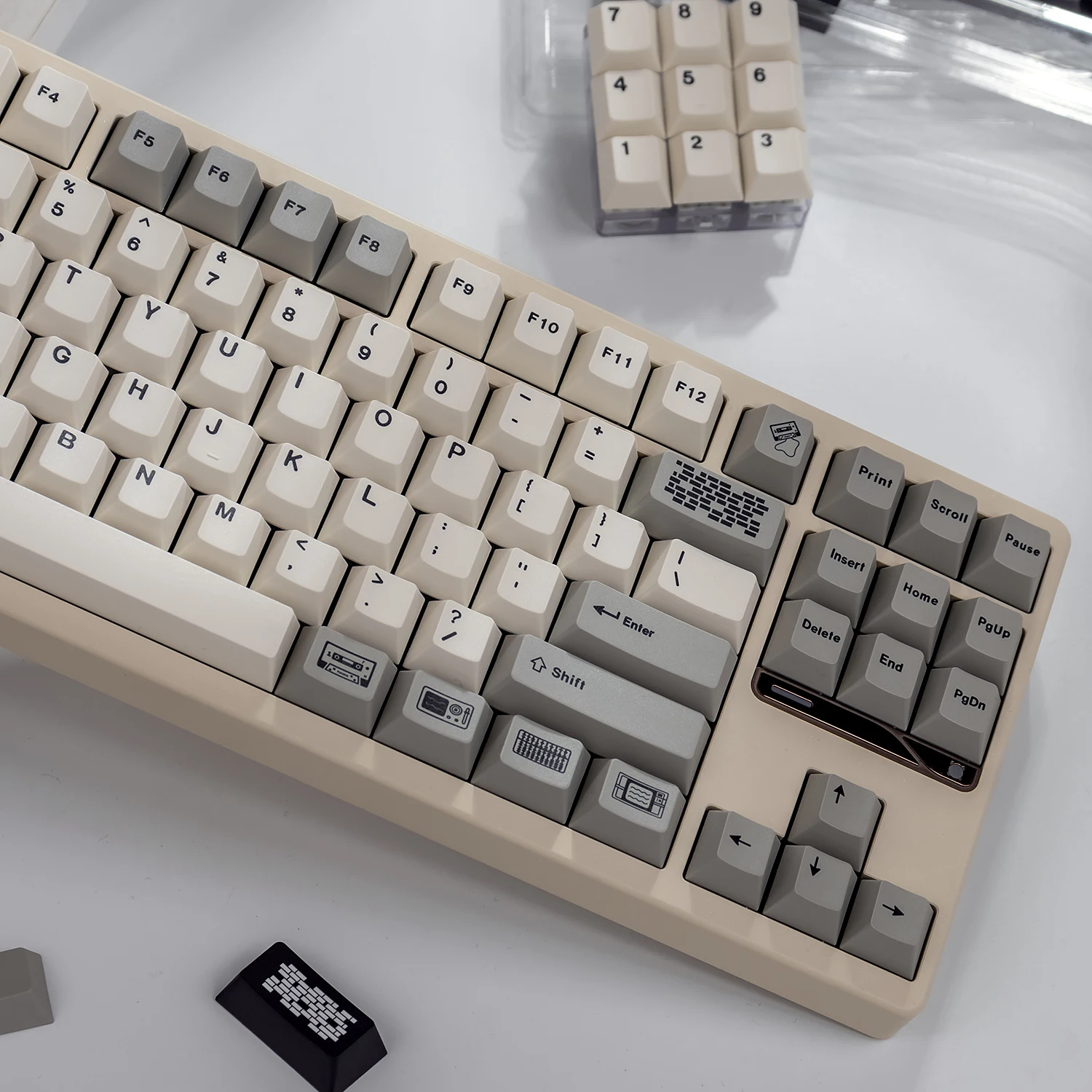 Retro Black Keycaps Dye-Sublimate Cherry Profile PBT keycaps Minimalist Keycaps For MX Switch Mechanical Keyboard