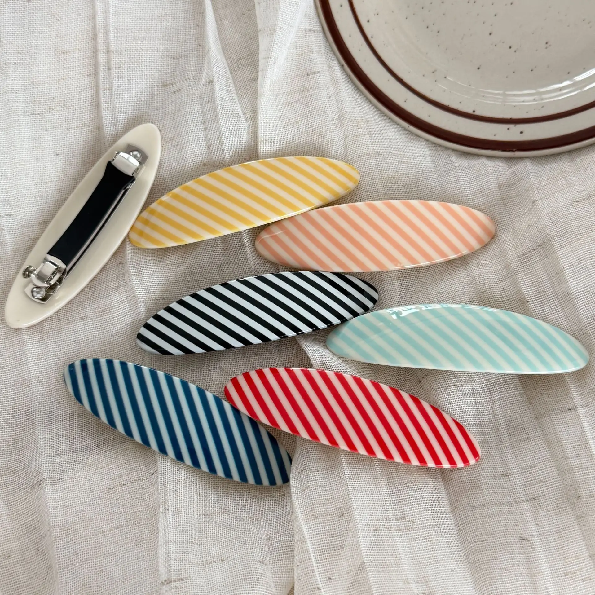 

Premium Acetate Flat Spring Hair Clasp French Retro Oval Shape for Ponytail and Half Up Hairstyle Women Daily Side Clip