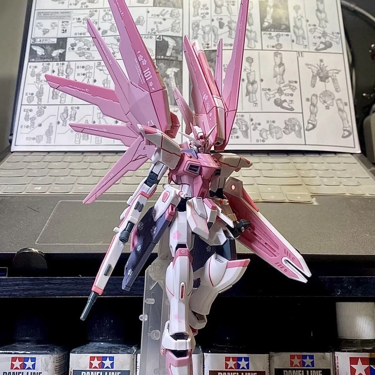 Gundam Xingdong XD Sakura Pink Model Assembly HG New Life Freedom 2.0 Strong Attack Handheld Toy view 2