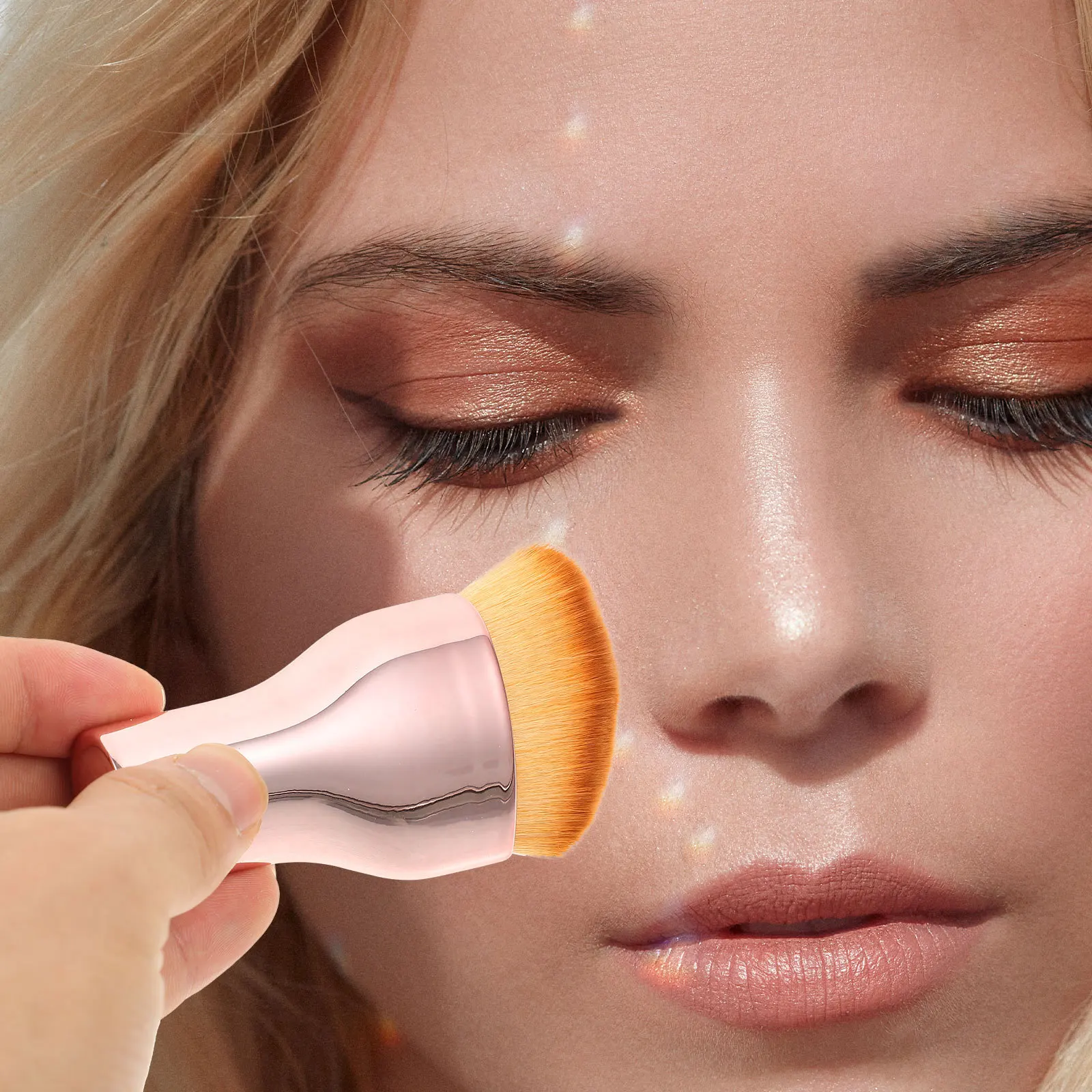 

Small Foundation Brush Portable Makeup Brush for Women Soft Bristles Even Coverage Easy to Clean Lightweight Compact