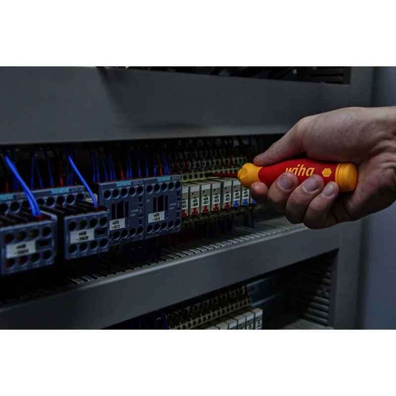 Импортный немецкий набор отверток с изоляцией со сменной головкой Wiha 4 в 1 45296