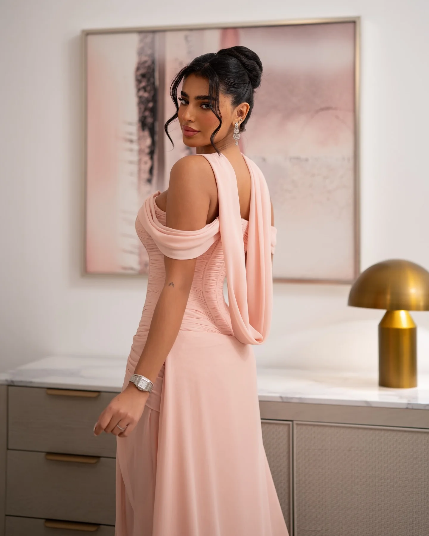 맞춤형 복숭아 핑크 인어 이브닝 드레스 2026 오프숄더 캡 슬리브 생일 드레스 주름진 인어 쉬폰 가운