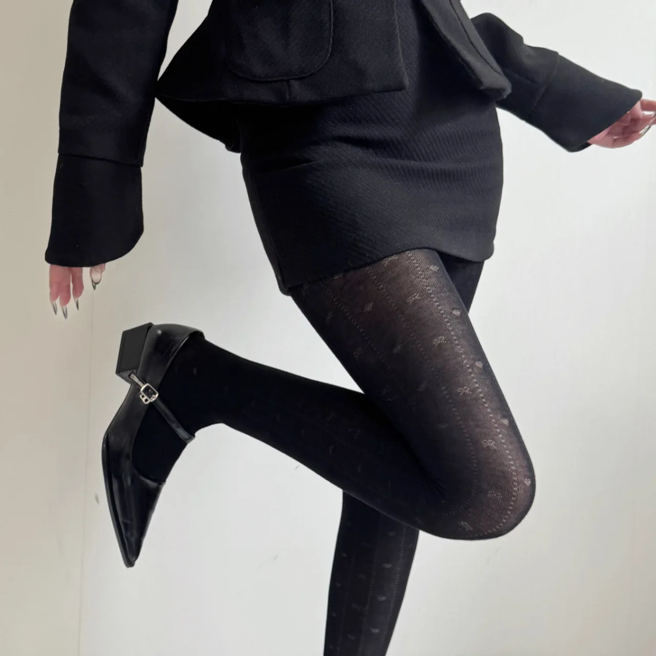 

Французские ретро темные полые колготки с узором, жаккардовые хлопковые штаны с бантом и сердечками, зимние теплые корейские чулки Ins