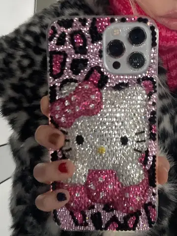 Hello Kitty strass Bling cristal coque de téléphone chaîne pour iPhone17 16 15 14 13 12 11Pro Max XR 7 8 Plus SE Mini Transparent
