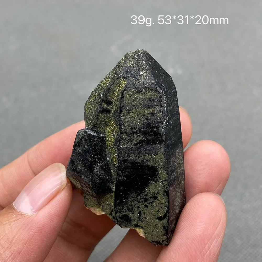 100%  natural epidote feldspar crystal ore specimen of black crystal in Shandong, China