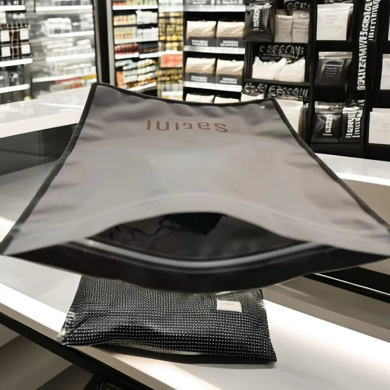 2025customized.Custom Ziplock Plastic Packaging Bags Custom Design Underwear and Sock Stand up Bags with Zipper