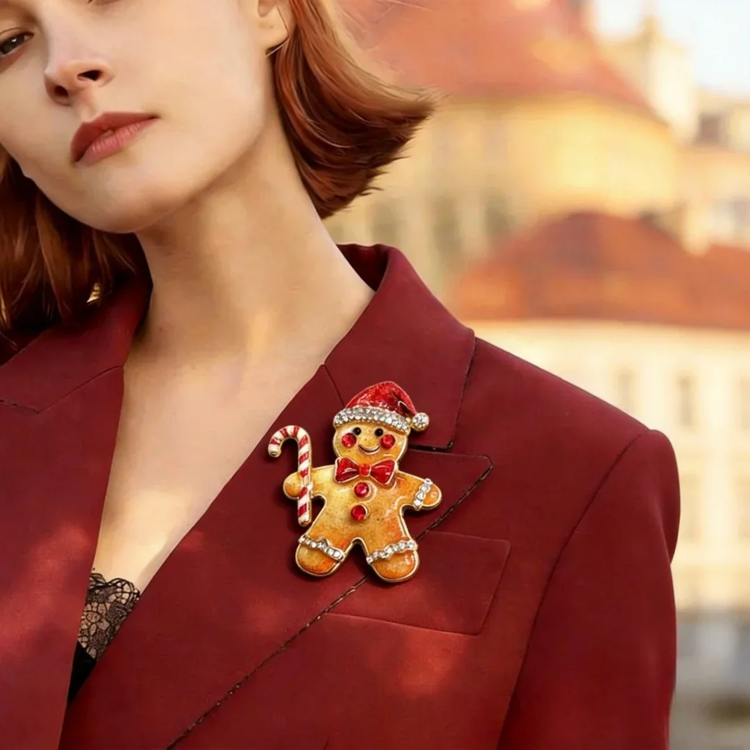 Vintage Enamel Brooch Rhinestone Gingerbread Man Cat Bird Apple Pin Elegant Lapel Badge Jewelry for Coat Scarf Accessories Gift