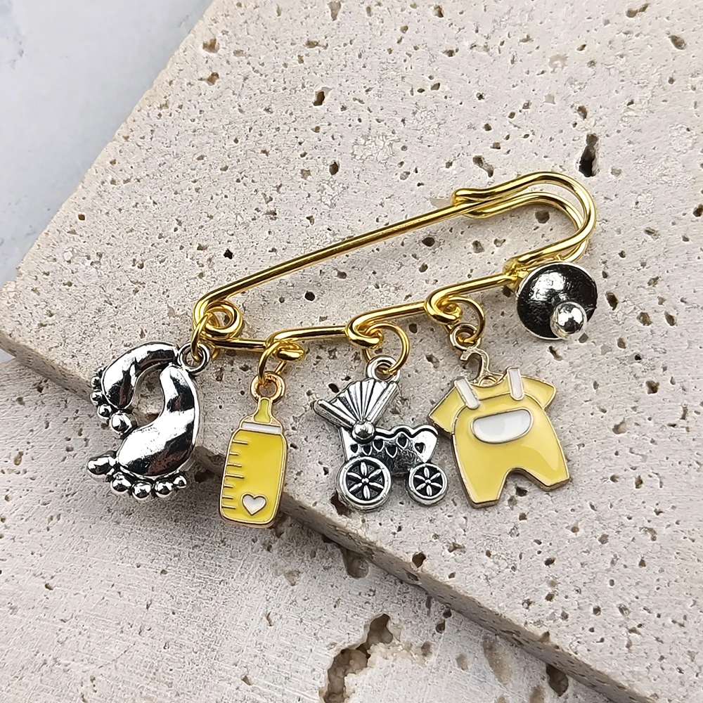 New Baby Arrival Charm Safety Pin Brooch Foot Bottle Stroller Dummy Enamel Pins Gender Reveal Shower Gift Clothes Bag Decorative