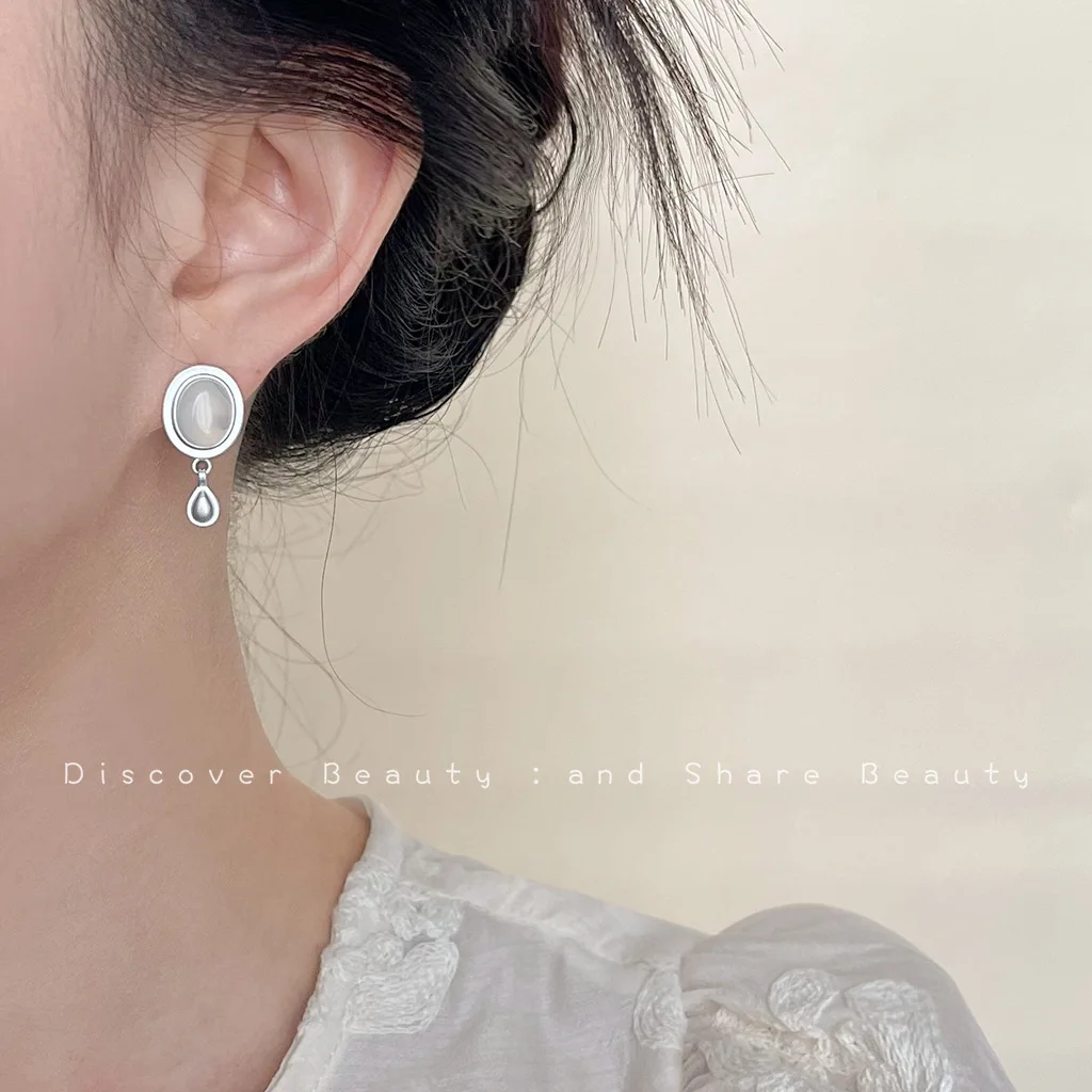DIY accessories Old money style retro black agate stud earrings cold wind temperament zircon earrings personalized versatile hig view 4