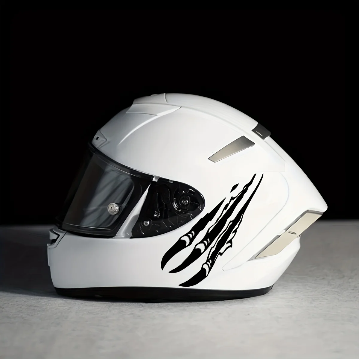 

Набор из 2 водонепроницаемых наклеек-когтей (черно-бело-красные) – виниловые стикеры для мотоциклетных шлемов и декора баков