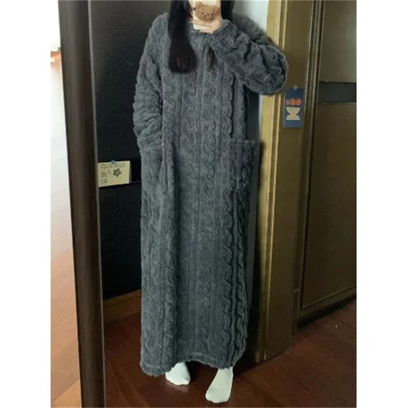 Coral Velvet Long Pajamas For Autumn Winter 2024 Nightdresses For Outdoor Warmth Home Wear Can Reach up to The Ankle For Women