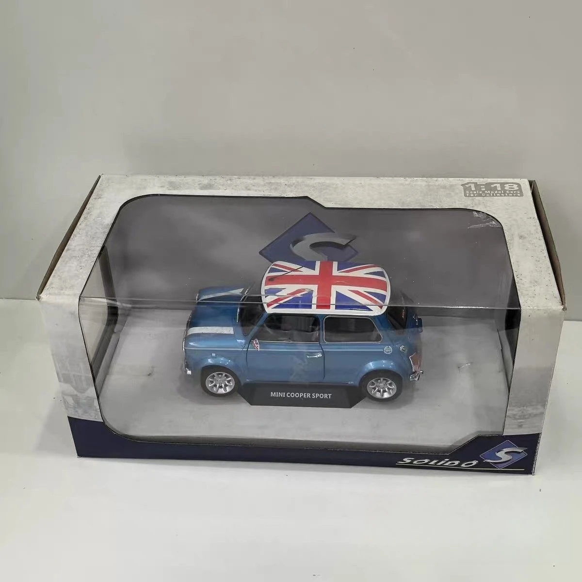 

Упаковка с дефектами: Модель автомобиля из сплава SOLIDO 1/18 Scale COOPER SPORT Q7 (литая под давлением)