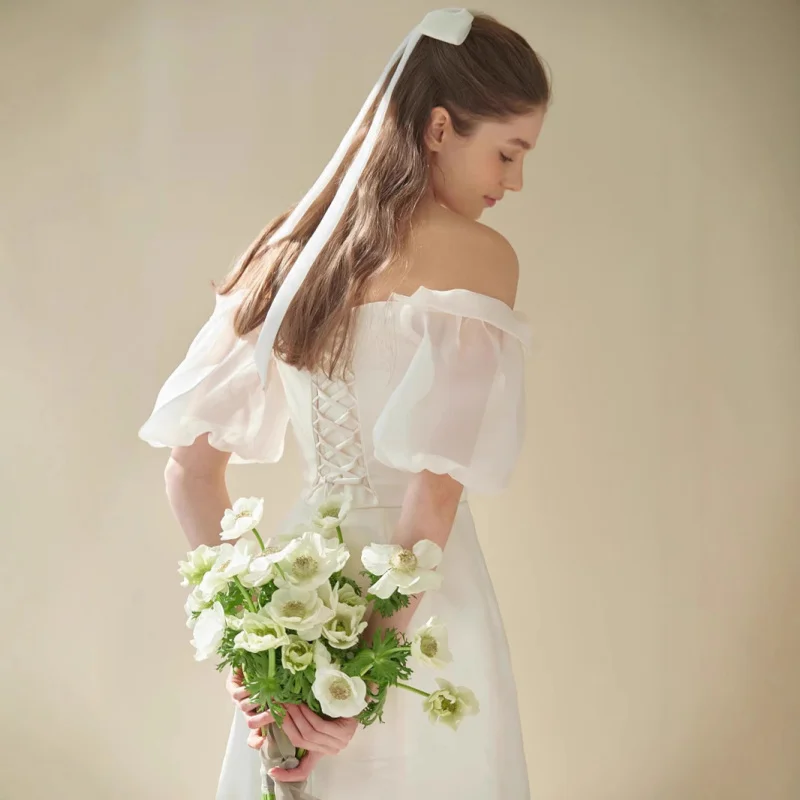 robe-de-mariee-style-foret-epaules-denudees-coupe-cintree-longueur-au-sol-robe-d'exterieur-super-feerique-tournage-de-voyage-pelouse-mariage-gaze-legere-sim