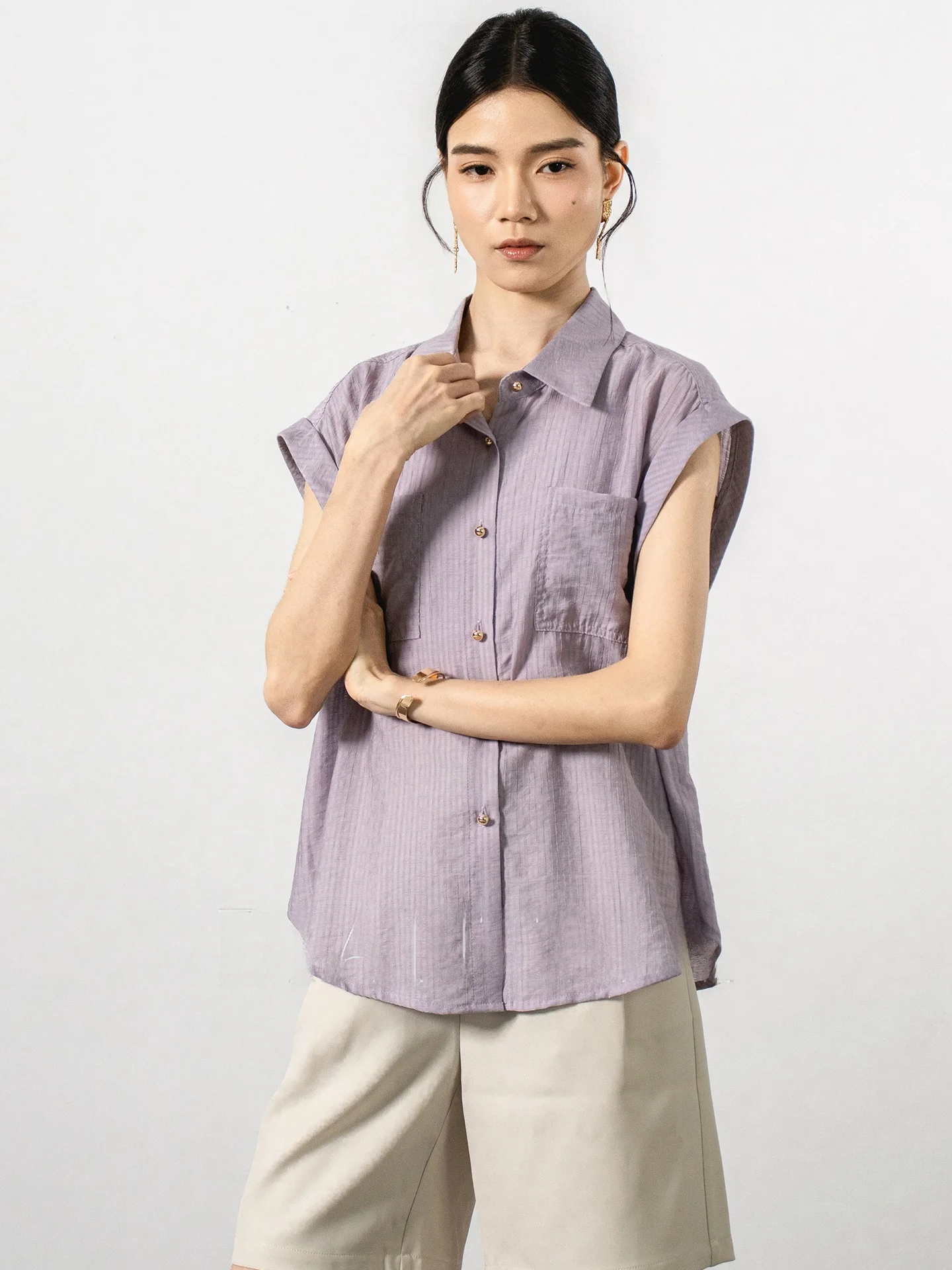 

DianThia Women's Loose Fit Short Sleeve Striped Shirt Summer 2026 New Style Button up Casual Shirt Elegant Feel