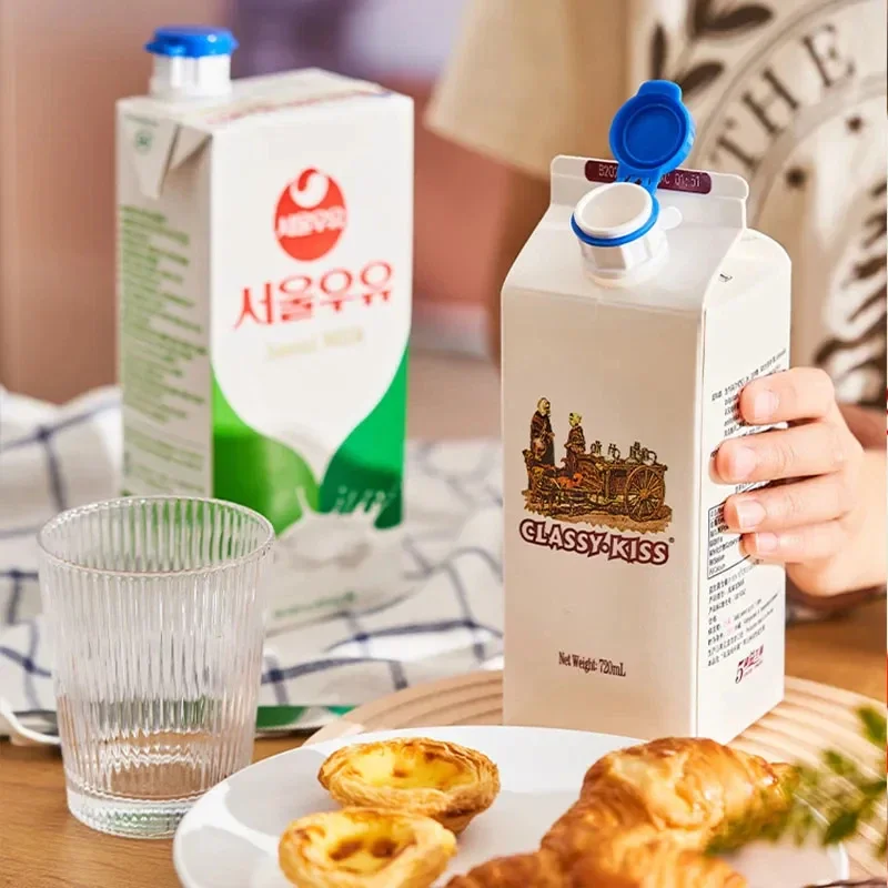Silica Gel Milk and Beverage Bottle Separator Extended Nozzle Deflector with Cover and Anti-spilling Seal for Household Kitchen
