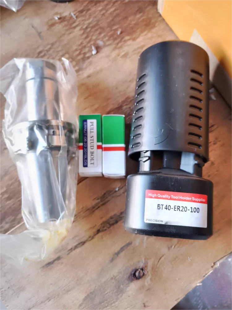 ATC mandrino Tool Handler BT40 ER20 70/100 con 1PC Pull Stud e 1PC ER20 Collet
