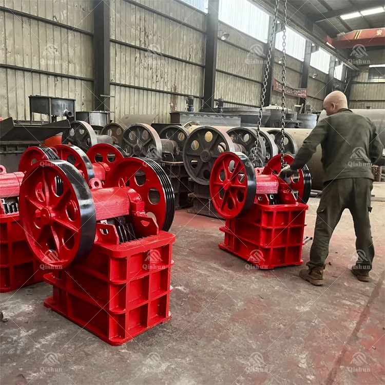 PE200*300 Type Mobile Rock Jaw Crusher Low Cost Mini Stone Crusher for Gold Mining in Africa Popular Construction Industries
