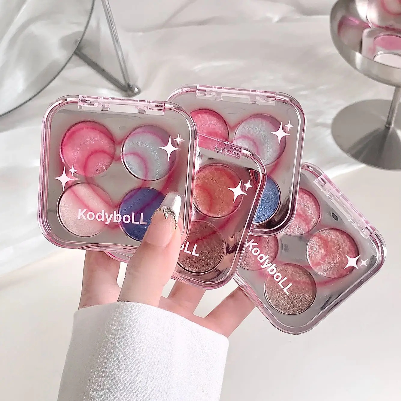 4-Color Glitter Eyeshadow Palette Shimmer Multicolor Sparkling Diamond Finish, Smooth Texture, No Clumping,  Stage Party Makeup