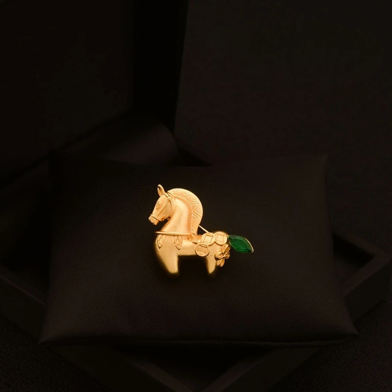 

Chinese Style Cute Horse Brooch Men's Classical Exquisite Pin New Year Accessories Zodiac Year Animal Buckle Jewelry Gifts 6015