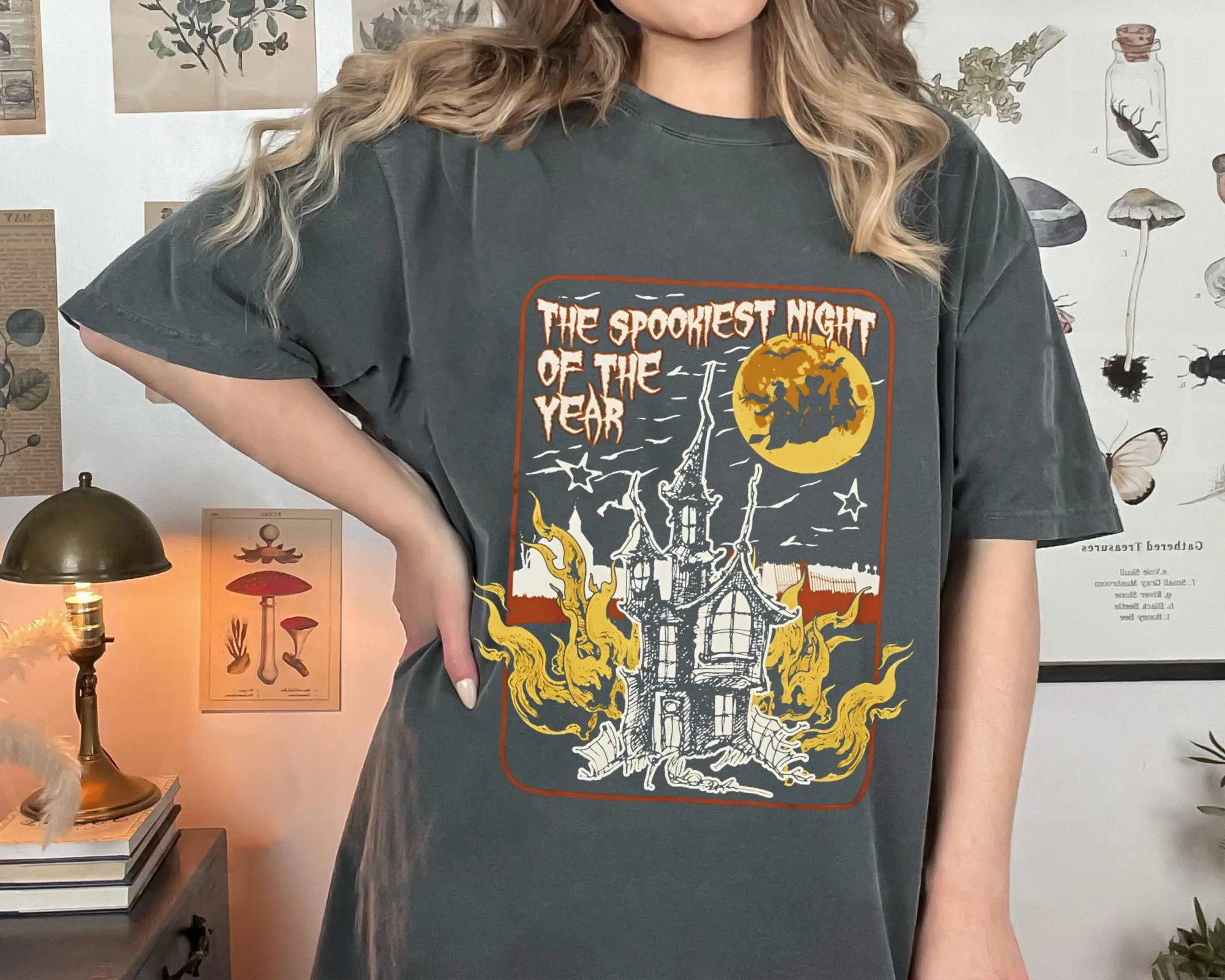 مرحبًا بكم في تي شيرت "Fool's Haunted House"، تي شيرت Mrs. Rita's Haunted House، هدية سفر ديزني غير مخيفة للغاية #1