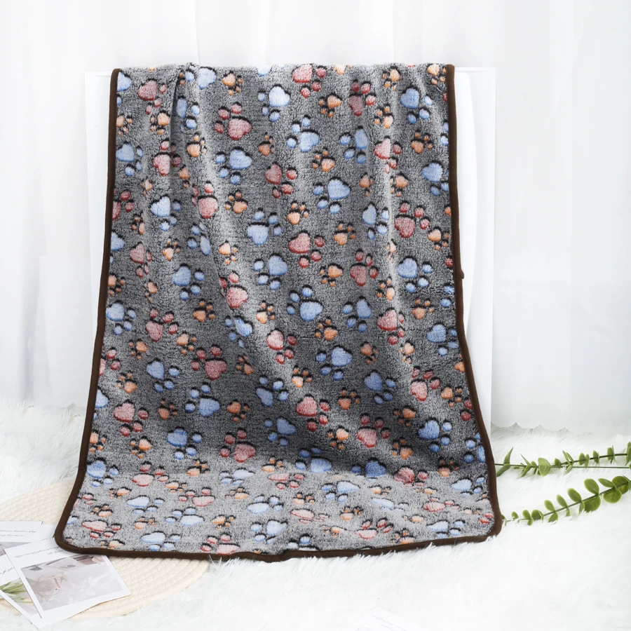 Soft Fluffy High Quality Pet Blanket Flannel Dog Sleep Blanket Paw Print Pattern Hamster Mat Warm Comfortable Cat Dog Blankets