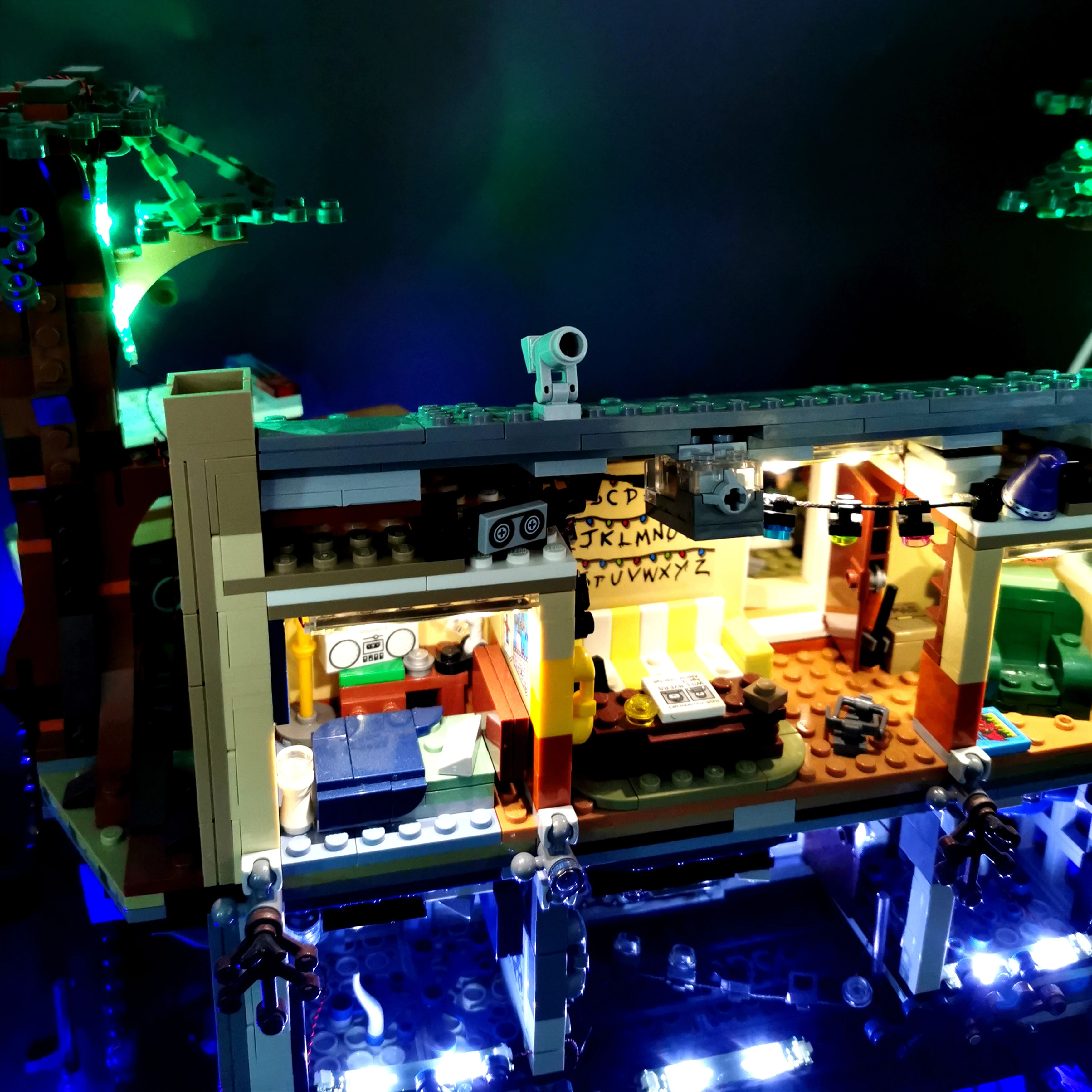 ชุดไฟ LED เข้ากันได้กับ 75810 บล็อกตัวต่อบ้านโลกคู่ขนานลึกลับชุดไฟตกแต่ง (เฉพาะไฟ)