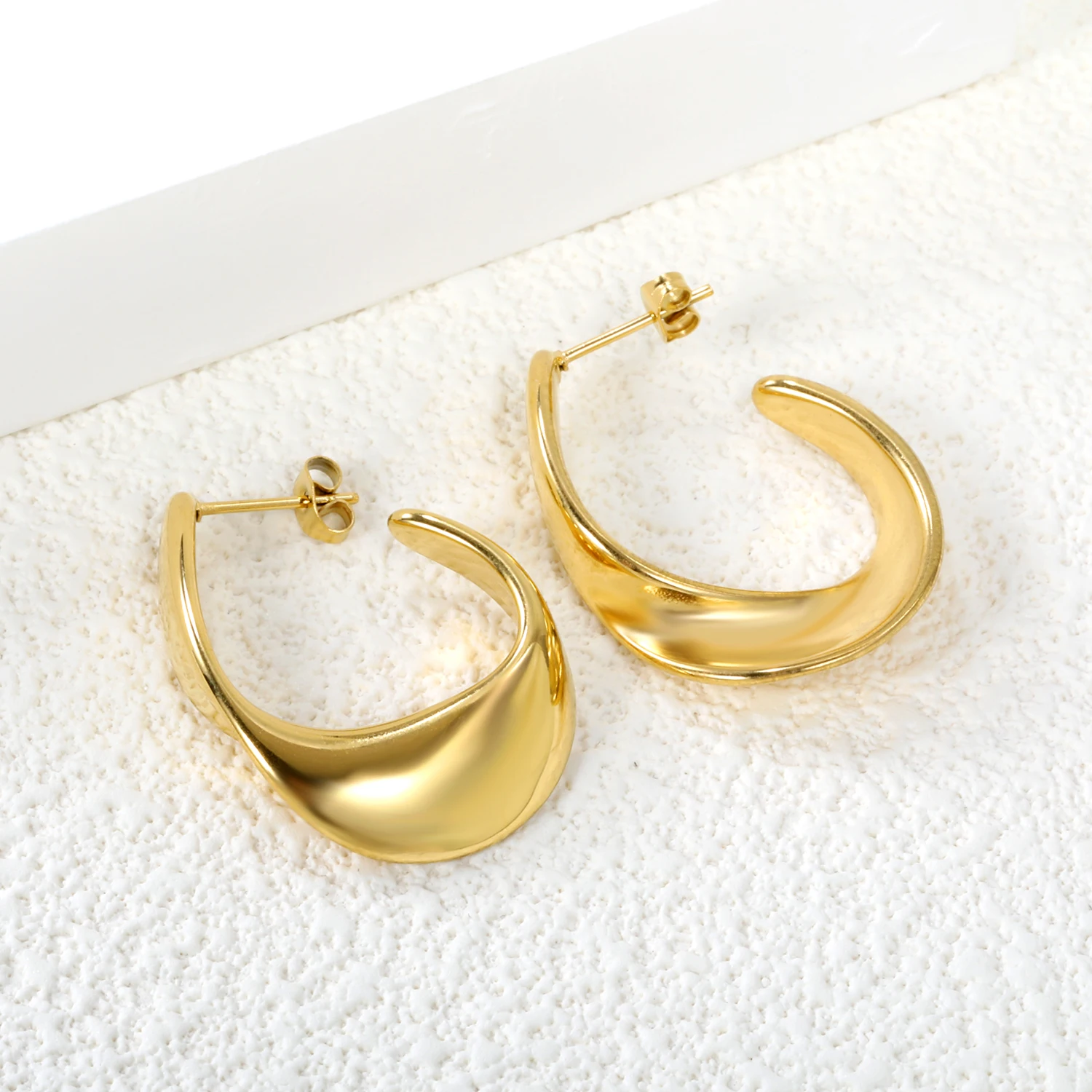 Trendy Hip-hop Half-open Stud Earrings for Women Made of Stainless Steel Fashionable Jewelry, Everyday Accessory Gift for Girls