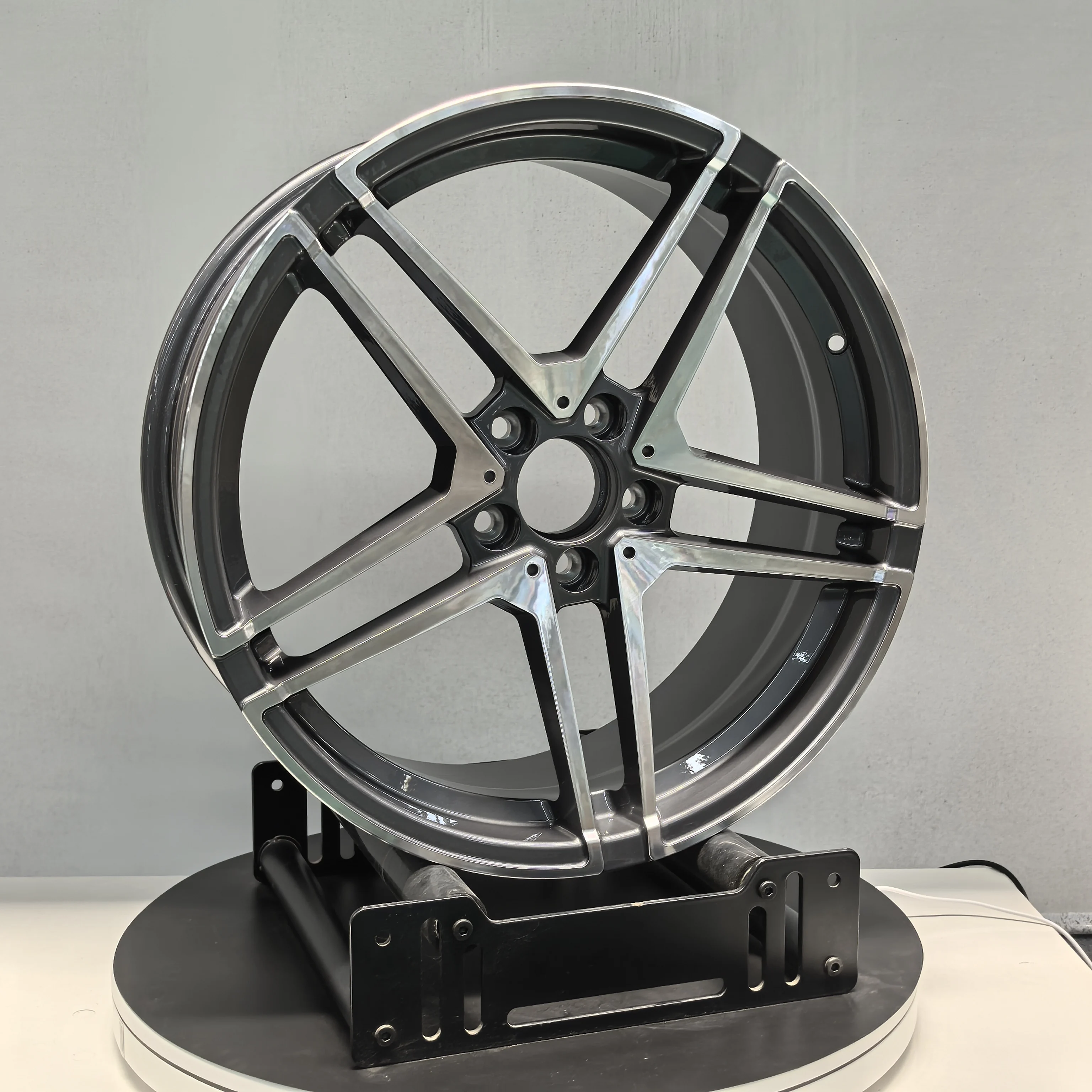 

Customizable 19x8J 5x112 PCD Forged Aluminum Passenger Car Wheels Lightweight With Factory Price