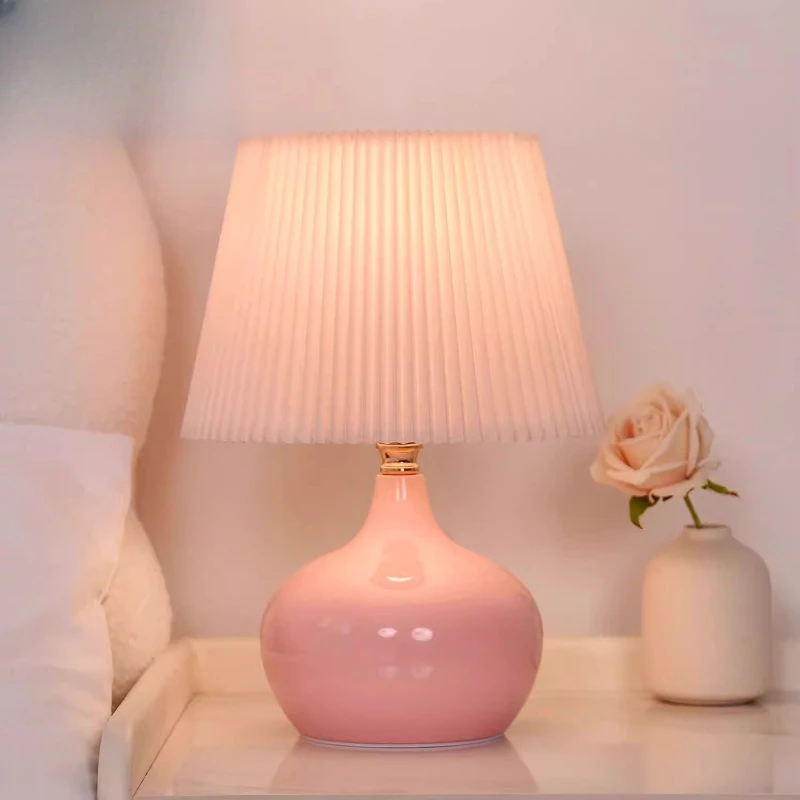 

Настольная лампа Changming: кремовая, плиссированная, в стиле легкой роскоши, для спальни, прикроватная, для девичьей комнаты, пудрового оттенка, с изысканным дизайном, ночник