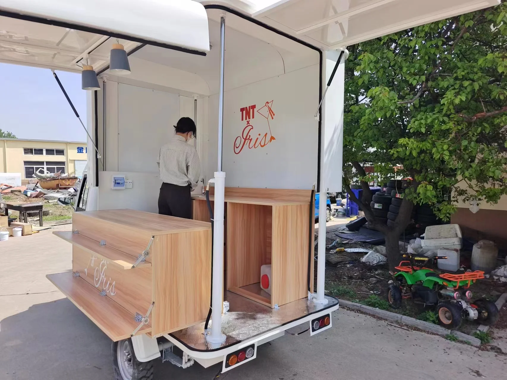 3つの車輪,食品,家庭,ヘリコプター,ビール,コーヒー,キオスク,ビール,バー,食品用の油圧リフトを備えた電気三輪車