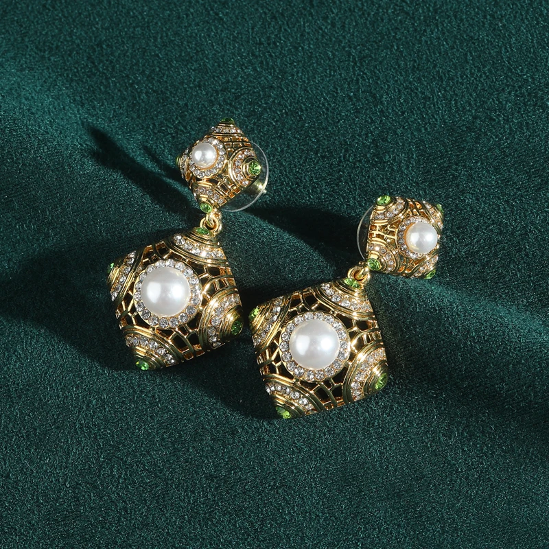 Luxury Designer Pearl Earrings Charms Drop Vintage Jewellery High Quality Green Rhinestones Large Geometric Accessories Woman