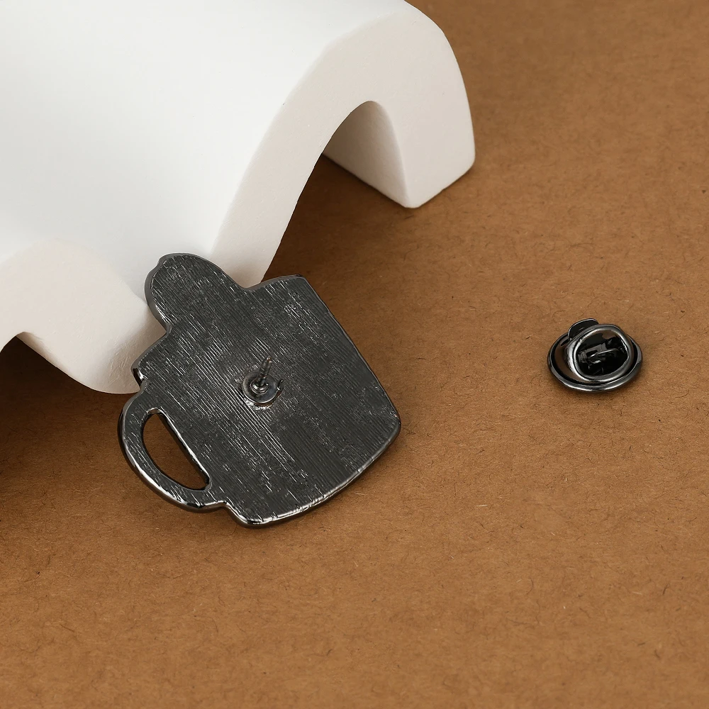 DCARZZ مضحك القهوة والطبيب بروش الطبية المينا دبوس مجوهرات ممرضة على ظهره التلبيب حقيبة الملحقات شارة الهدايا