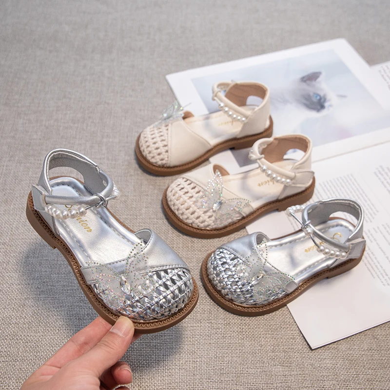 Girls Toes Capped Sandals with Butterfly Pearls Anti‑Slip Children Flats Weave Sandals Kids Princess Summer Shoes Soft Sole