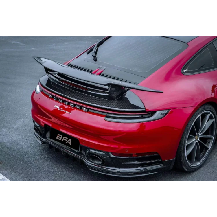 For The New Porsche 911 Is Equipped with AThe New Porsche 911 Is Equipped with A Dry Carbon Fiber Front Shovel, Tail Wing, Side